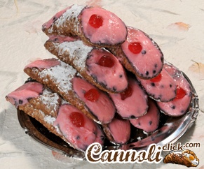 8 Cannoli with Cinnamon-Flavored Ricotta